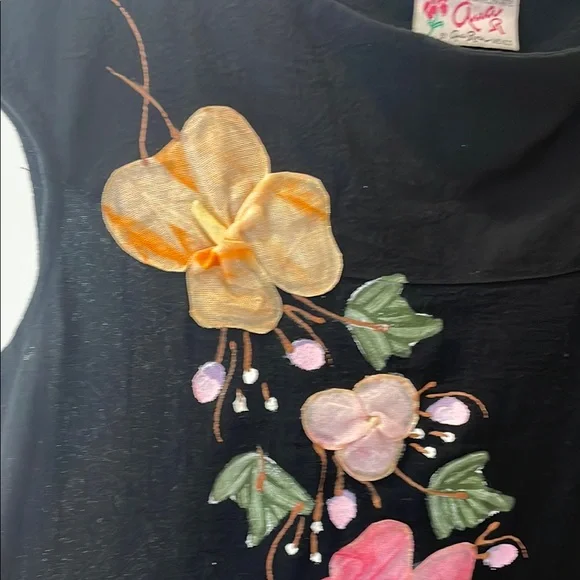 Vintage Ana Rosa Black Cap Sleeve Blouse with Floral Details - Picture 4 of 8